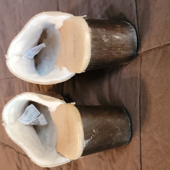 ***UGG Clogs*** - Picture 12 of 16